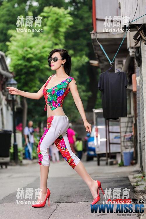 AISS爱丝(钻石版) - 松果儿的镂空旅程：一张图片让你想到阳光、空气和自由！