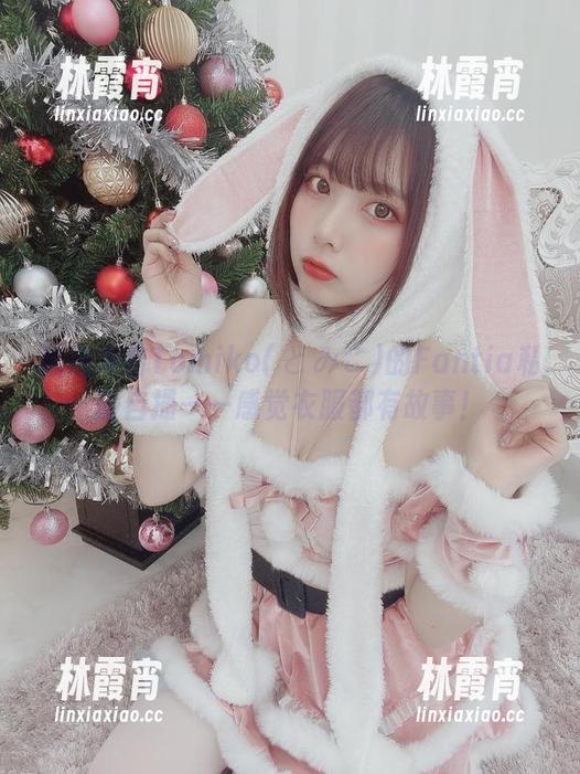 精选来自Tomiko(とみこ)的Fantia私服自撮——感觉衣服都有故事！