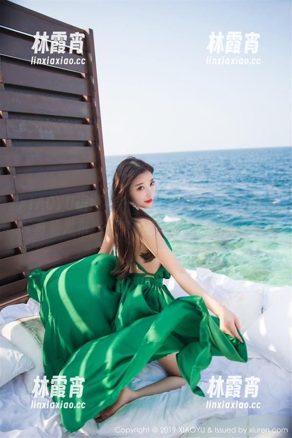 XIAOYU语画界-小沫琳 XIAOYU语画界 - 在天台上,小沫琳最新写真集发布,快来围观这场“阳光秀”!