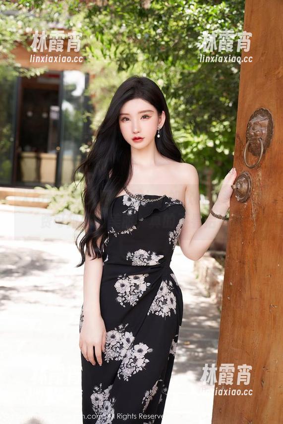 Xiuren秀人网 - fairy如歌的套装：免费可抵挡的美丽，真的不看后悔！