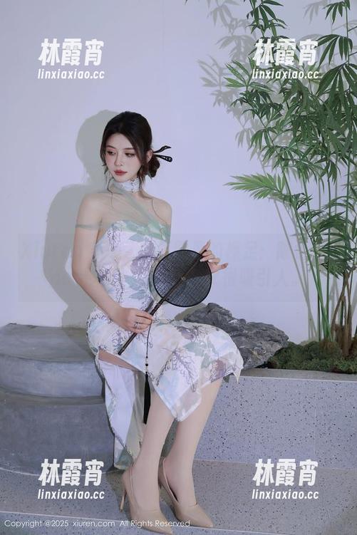 Xiuren秀人网 - 原图里的裸足：陈怡曼coco壁纸，有点暧昧又很吸引人。