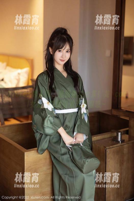 Xiuren秀人网 - 最新图片合集！龙籹cool女友，瞬间引发无限遐想～