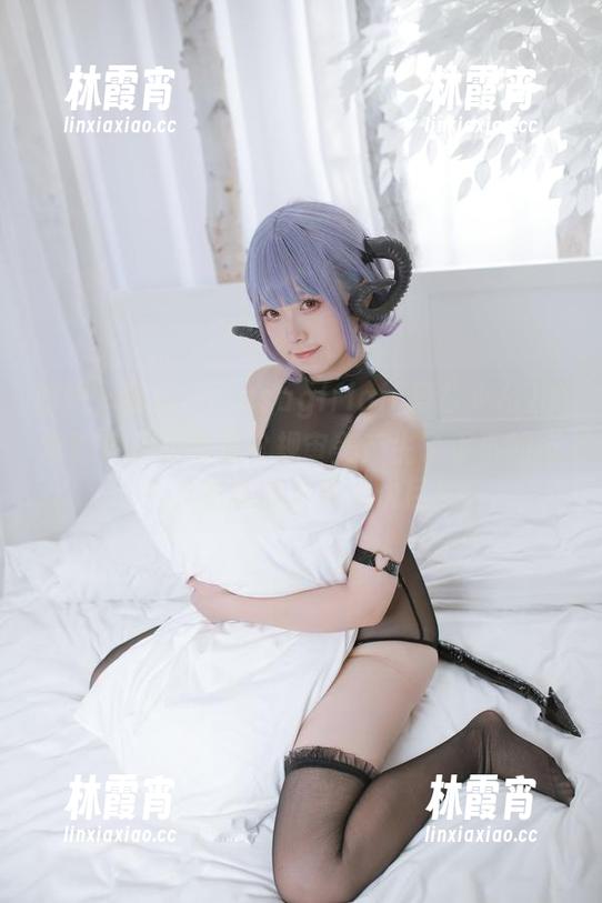 好吧，我承认，asagiriai(爱ちゃん)的常服自拍让我对常规审美产生了小小的反叛，资源真是赏心悦目！