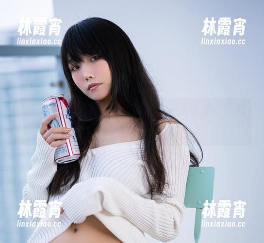 当一智智穿上姐姐的牛仔裤，一场高清时尚秀就此展开！