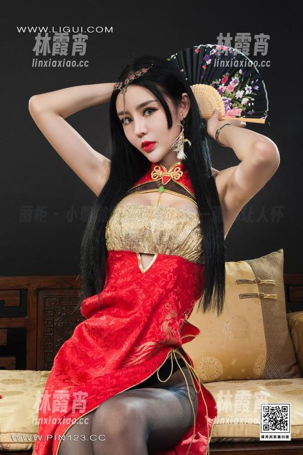 丽柜 - 小璐璐制服合集：每一张都让人怀疑我的审美！