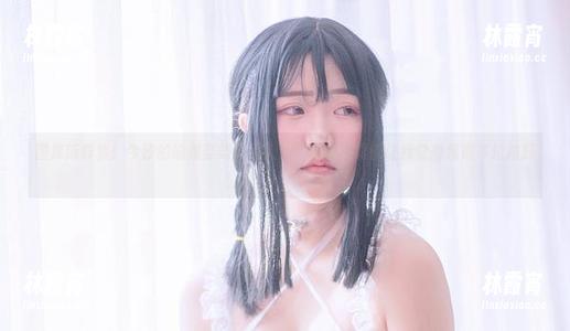 图库新鲜货！今汐的瑜伽姿势太撩人了，随便一眼都让我觉得我得多拉拉筋。
