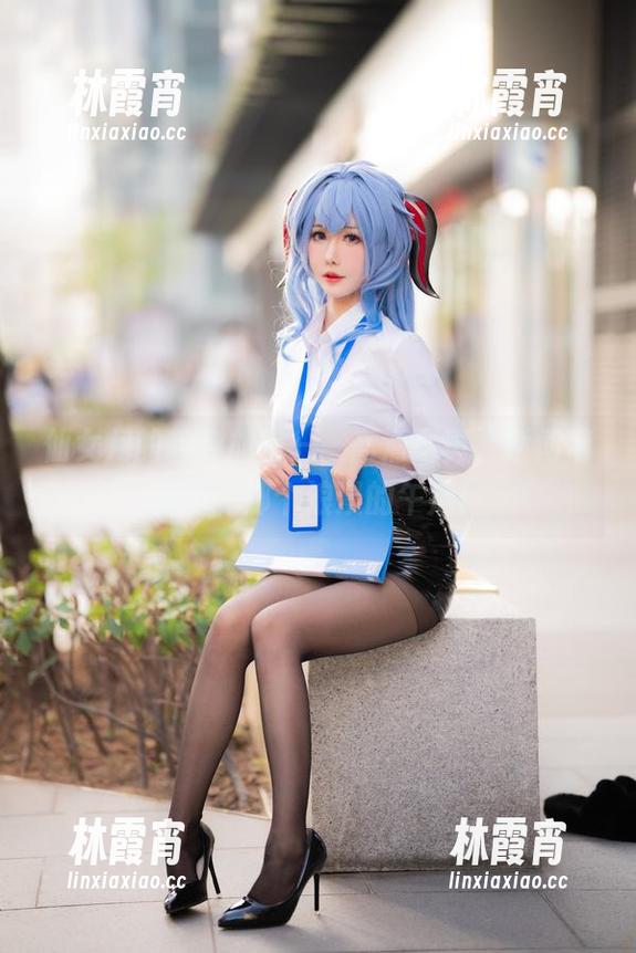 仙女月的粉色旗袍——高清写真，瞬间带我回到那个浪漫的午后！