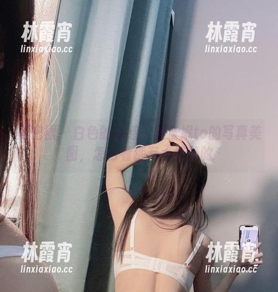 微密圈 - 白色的诱惑：兔宝妮to的写真美图，怎么看都有点羞羞的