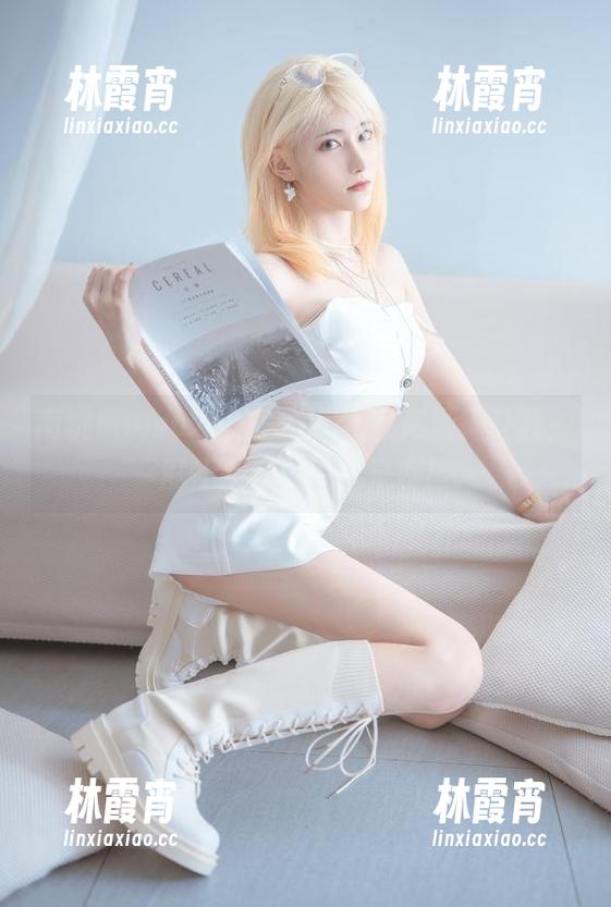 南桃Momoko的天使cos，高清得让我一度怀疑她是外星来客！