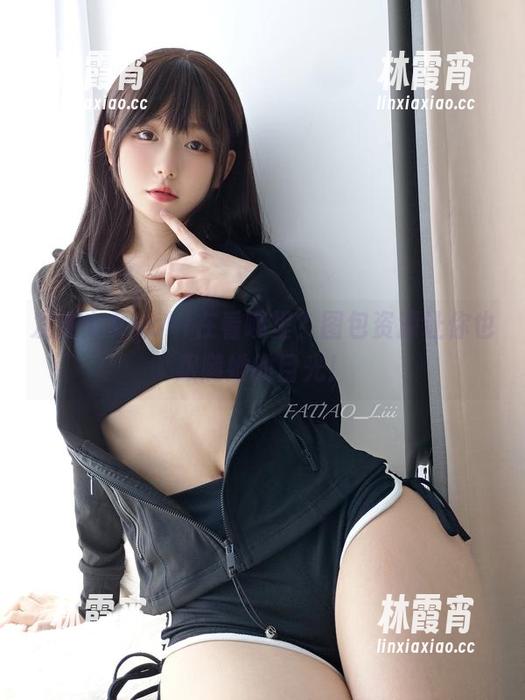 发条少女yoki在看哪里？图包资源让你也跟随她的目光！
