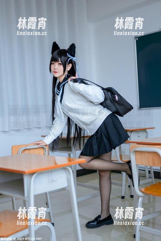 喵糖映画 - 镜酱的jk制服真的太赞！清纯学妹写真，速来网盘下载，心动的节奏！