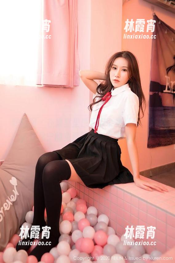嗲囡囡 - 在教室里感觉像个旁观者，SiByl李思宁的免费写真怎么可以错过？