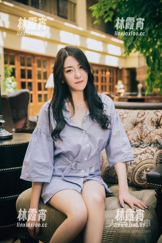 头条女神 - 在乔安的高清制服图集中游荡，真是简单的快乐，完全不想离开。