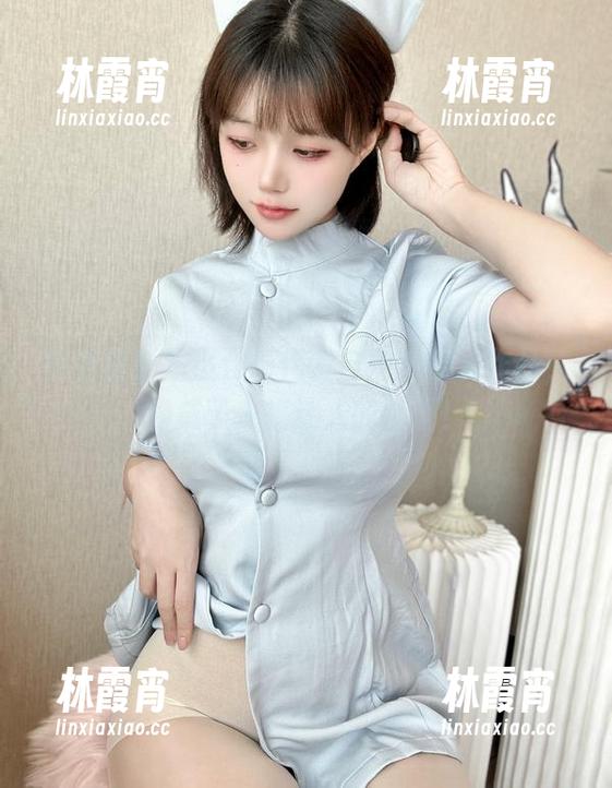 在线侧影！小仓千代w与她的皮衣作品，构成了一幅迷人的画面！