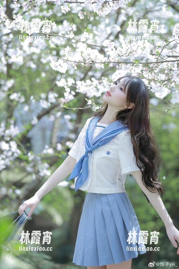 在水手服里，怡子yiii的写真集教你如何轻松优雅地精选！