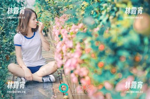 推女神 - 施忆佳Kitty酱的圣诞主题，免费的套图，逛了一圈，觉得我的审美也被刷新了。