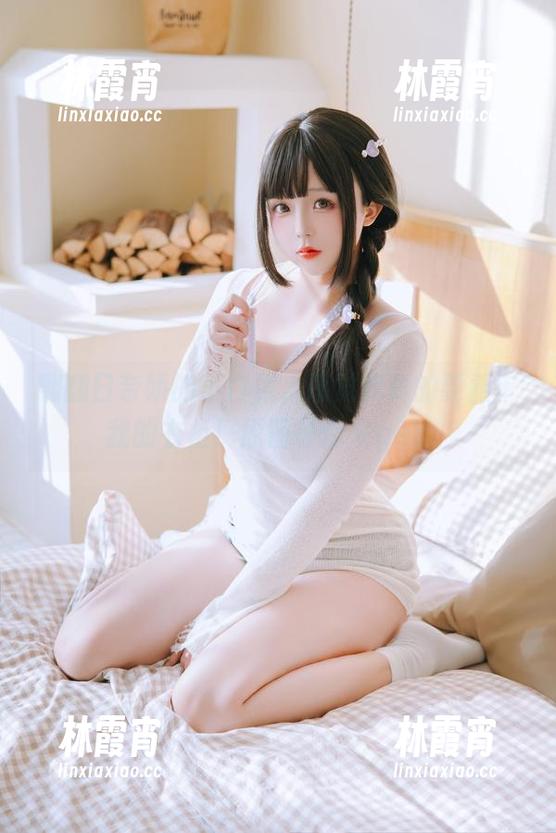 翻翻日奈娇的小白裙，感觉我真的要重审我的衣柜！原图等你来get。