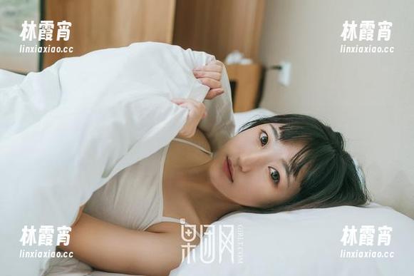 果团网 - 看！莫雅淇校服图包，穿上它让你在课桌前变身小仙女，绝对引人注目。
