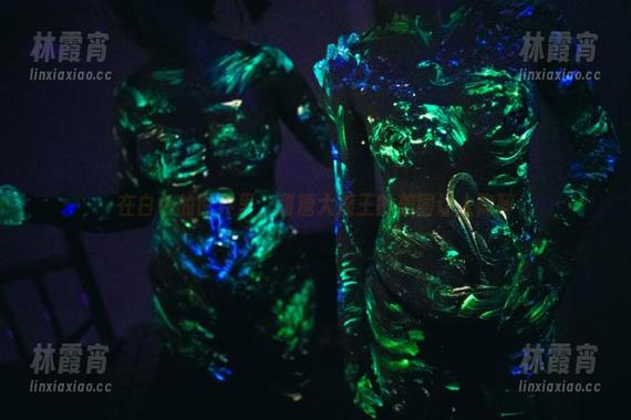 在白色的世界里，甜糖大魔王的美图让人陶醉