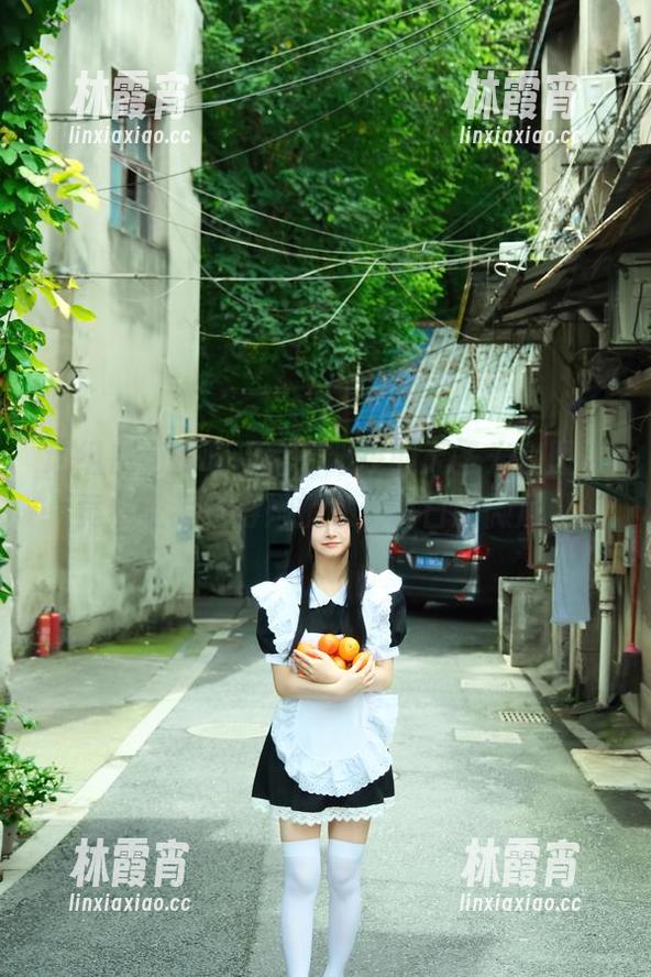 这组白莉爱吃巧克力眼镜的无圣光套图，竟然让我觉得她捎来了夏日的微风！