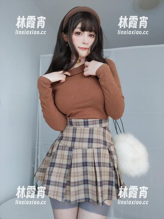 白银81 免费图片不分高低,白银81空姐的每一张都让人心动!