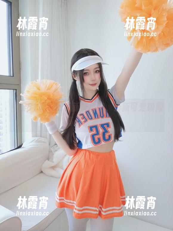 白银81职场写真新鲜出炉，最新可爱瞬间等你来赞！
