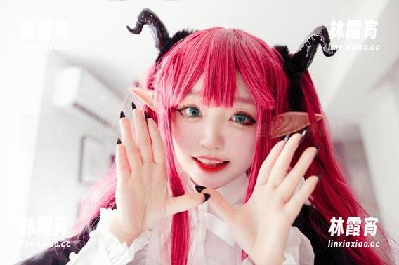 神沢永莉最新修女写真分享，带着一丝蒙蒙的神秘感