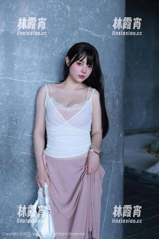 秀人网-MOON嘉依 秀人网 - 图集更新!MOON嘉依穿上蕾丝,能引发多少关注眼球?拭目以待