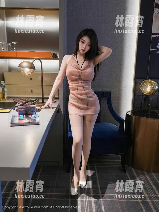 秀人网 - 当牛仔裤遇上夏诗诗Sally，私拍图集的魅力竟然是这样的…不玩套路就好！