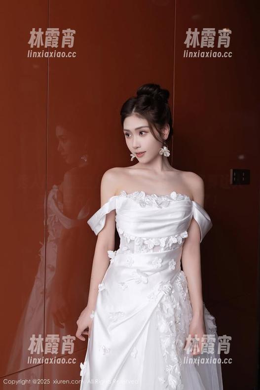 秀人网-曦宝儿 秀人网 - 曦宝儿新作:连衣裙的写真让人垂涎三尺,真该发个‘打卡’了!