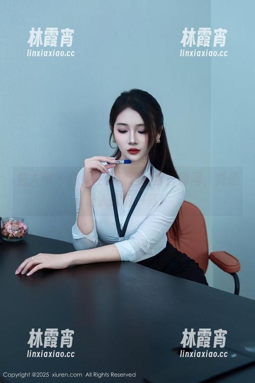 秀人网-白沫 秀人网 - 白沫在泳池边的那些瞬间,真是让人眼前一亮!