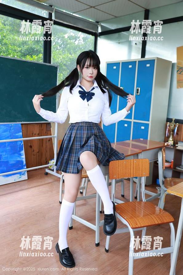 秀人网 - 草莓zz水手服照片：这里不是校园，却有如梦幻的感觉！