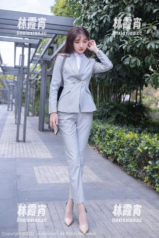 秀人网 - 袁圆女友：私拍合集，让人忍不住想追问那些画面背后的情感。