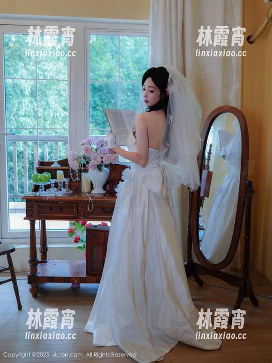 秀人网 - 注意了，黄歆苑黑色写真集资源来了，快跑去看看！