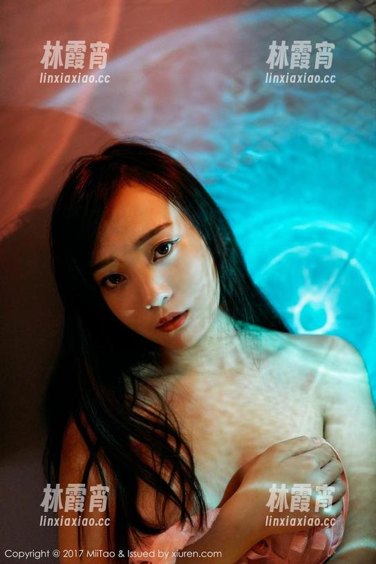 蜜桃社-琉璃lily 蜜桃社 - 图集:琉璃lily护士的灵动瞬间,低调却又撩人