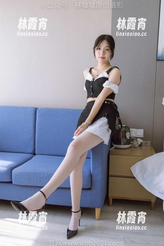 袜啵啵 - 小安的小腿丝袜，原图下载：让你怀疑自己的人生选择！