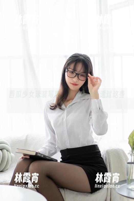 西瓜少女泳装写真，夏天的味道透过这些图片