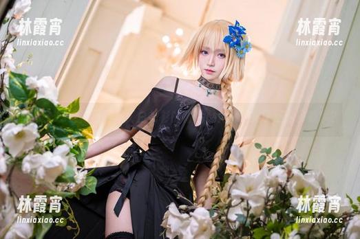 青青子Js最新写真集：白衬衫的背后，竟然隐藏了这么多故事？